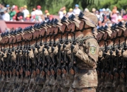 -基米希的致命弧线，当希腊带走苏格兰的夜晚，他刻下唯一坐标