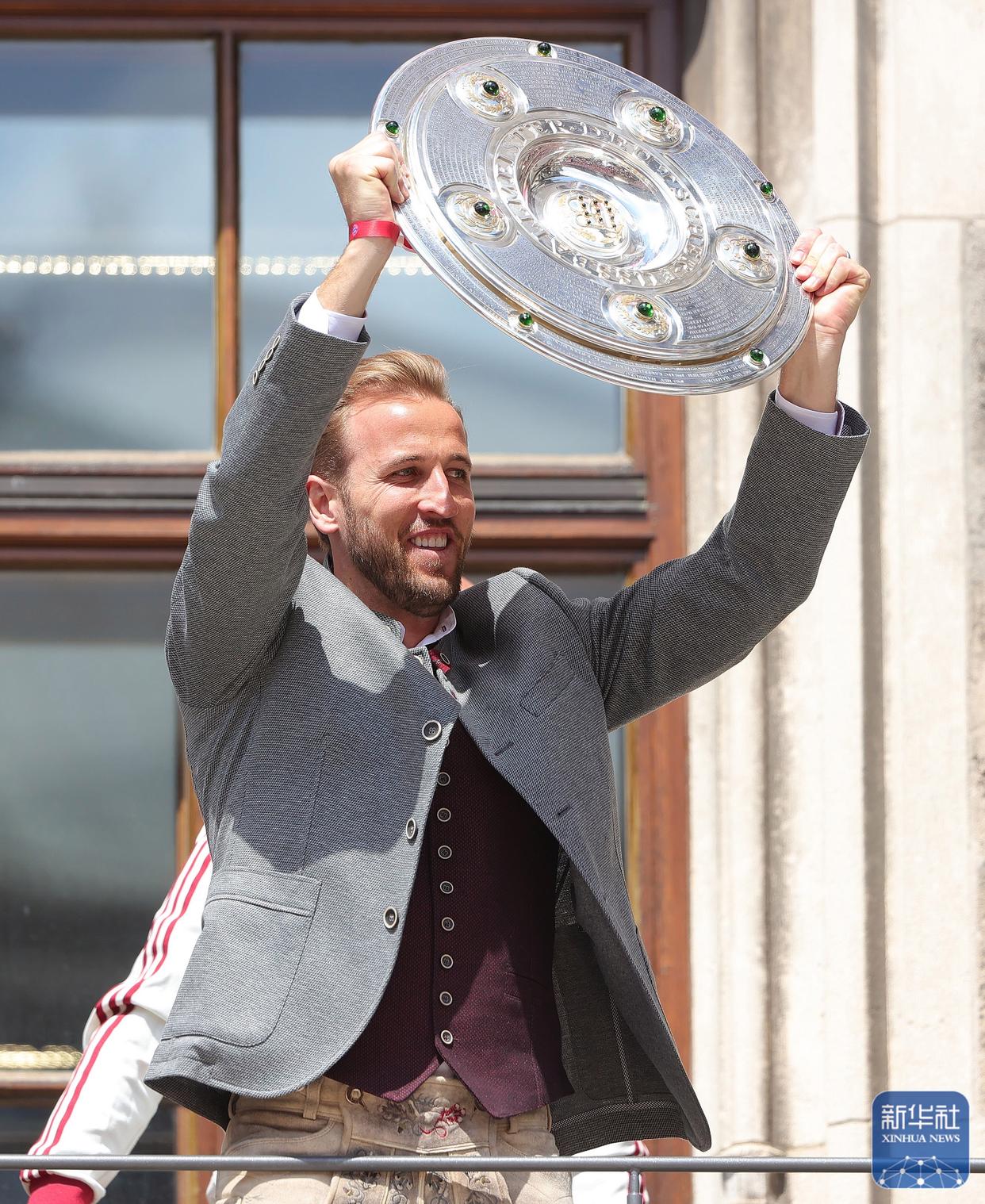 拜仁慕尼黑成功晋级，格纳布里建功送球队晋级