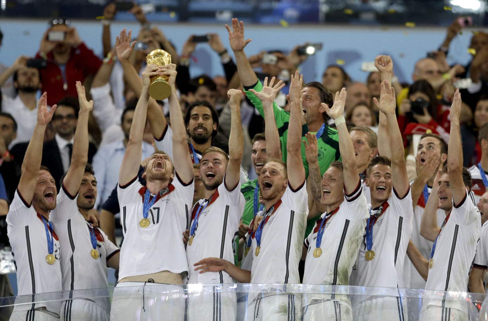 奥地利队碾压德国队,梁靖崑统治全场 奥地利队碾压德国队,梁靖崑统治全场