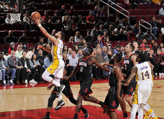 吉林队鏖战湖人,米切尔点燃赛场 吉林队鏖战湖人,米切尔点燃赛场