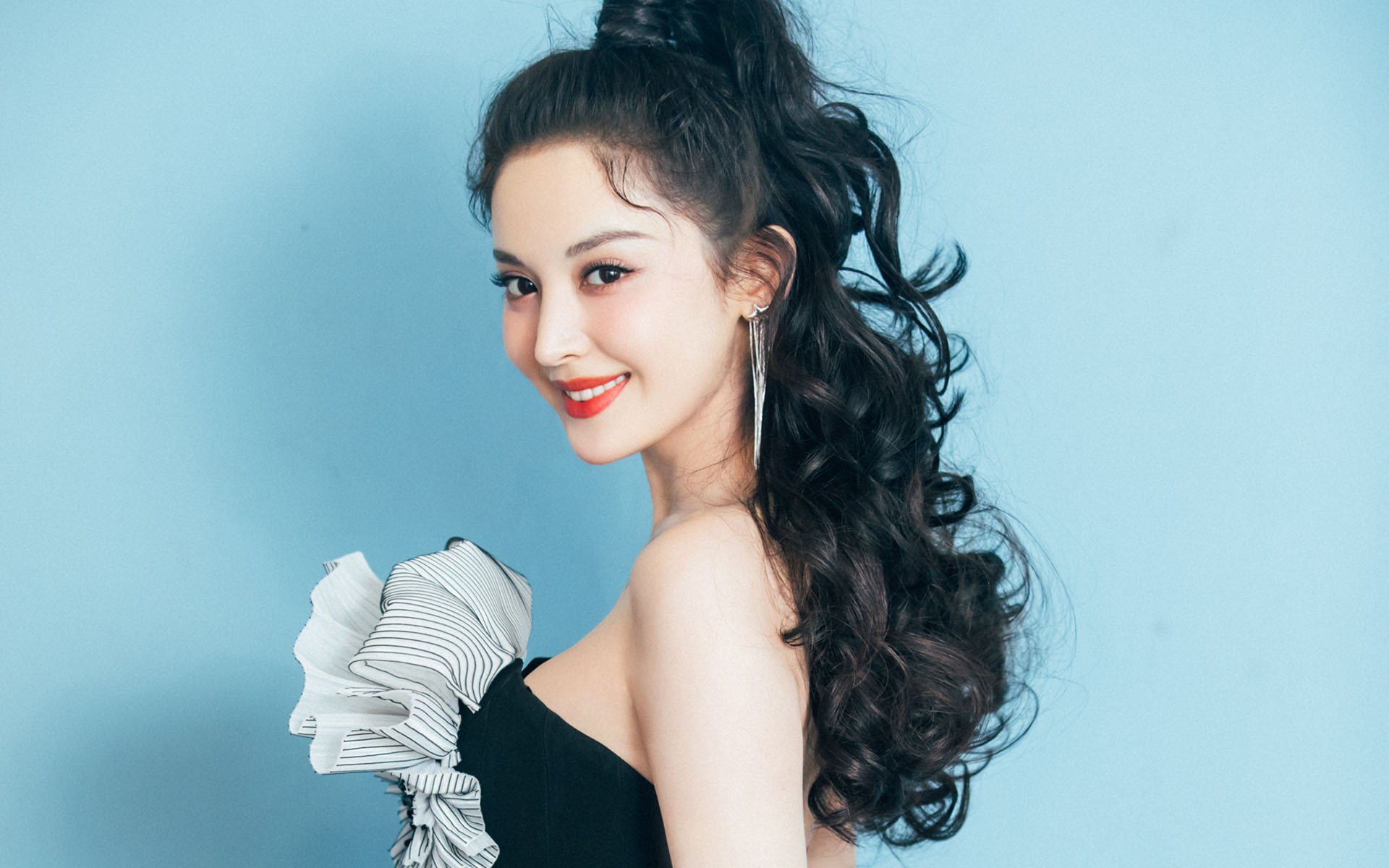 欧冠半决赛冷雨夜，射手座少年用满分答卷击碎宿命